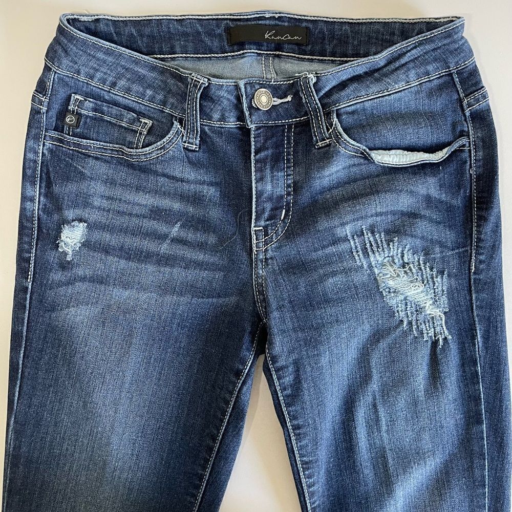 Good used condition.  Women’s KanCan distressed denim jeans.